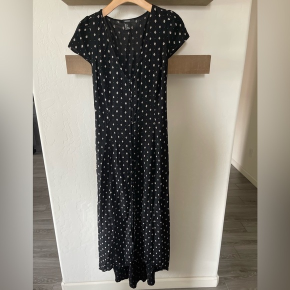 Forever 21| Black Leaf/Floral Maxi Dress with Buttons on Front & Lace Back••90’s - Picture 1 of 11